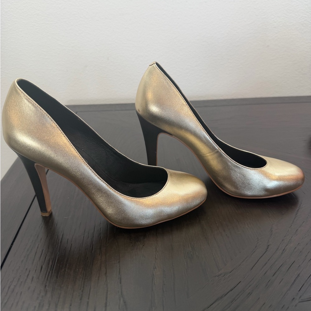Like NEW Size-37.5 SHOES OF PREY gold metallic heels 4” heel